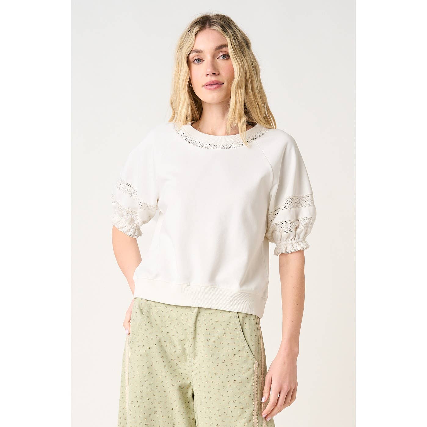 LACE DETAIL PUFF SLEEVE TOP
