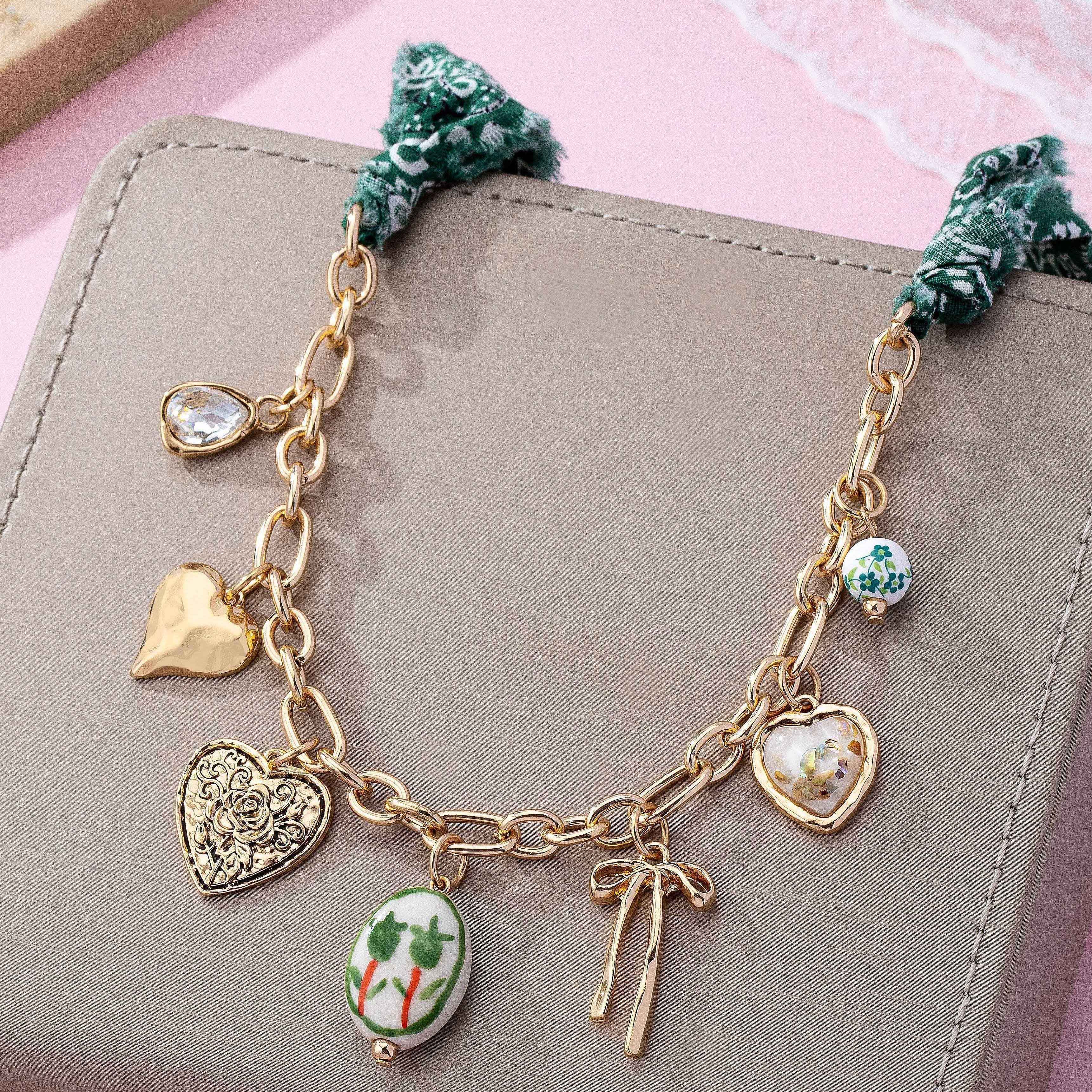 SCARF CHARM NECKLACE-PORCELAIN HEART BOW | 80N92717