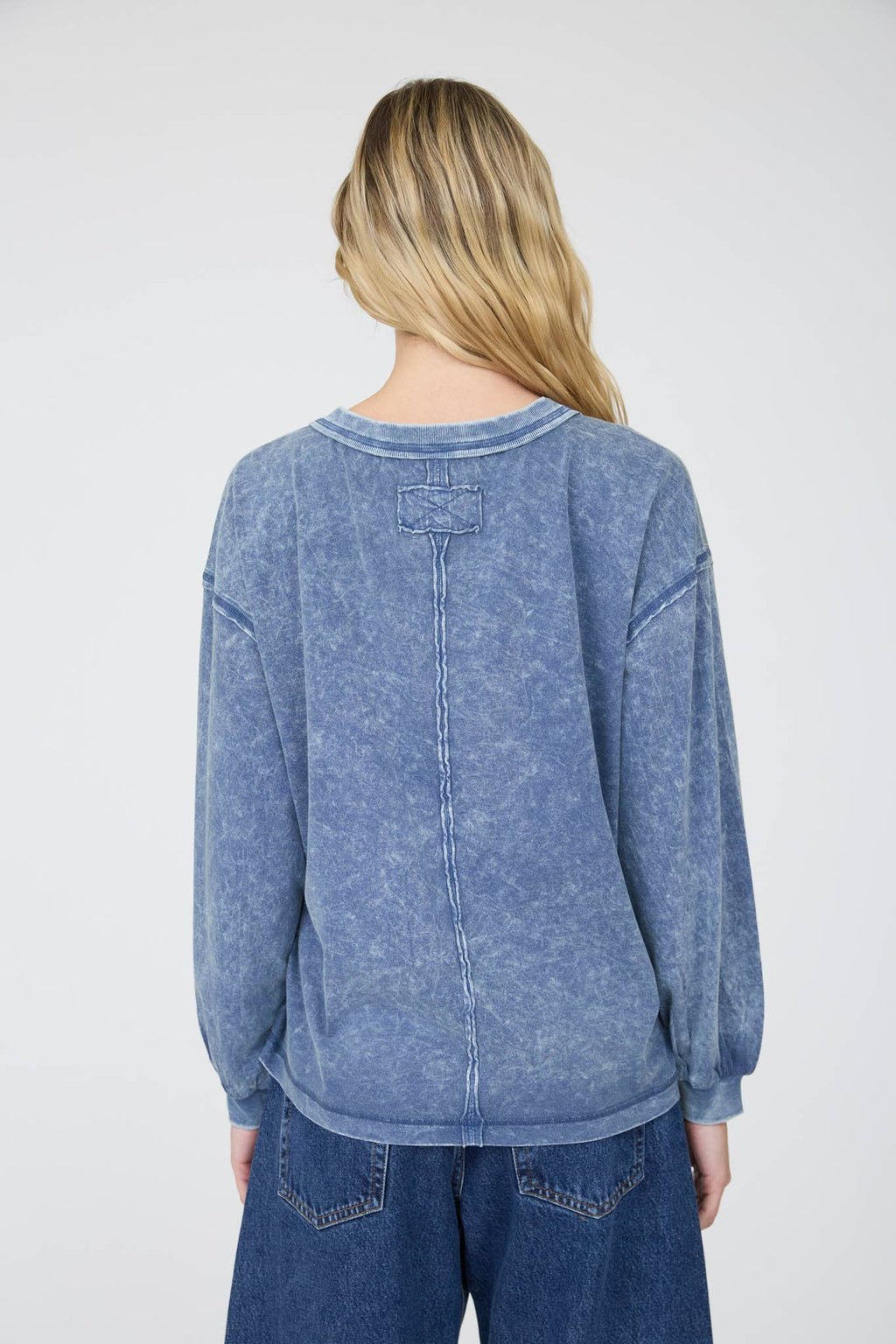 WASHED SEAM DETAIL LONG SLEEVE