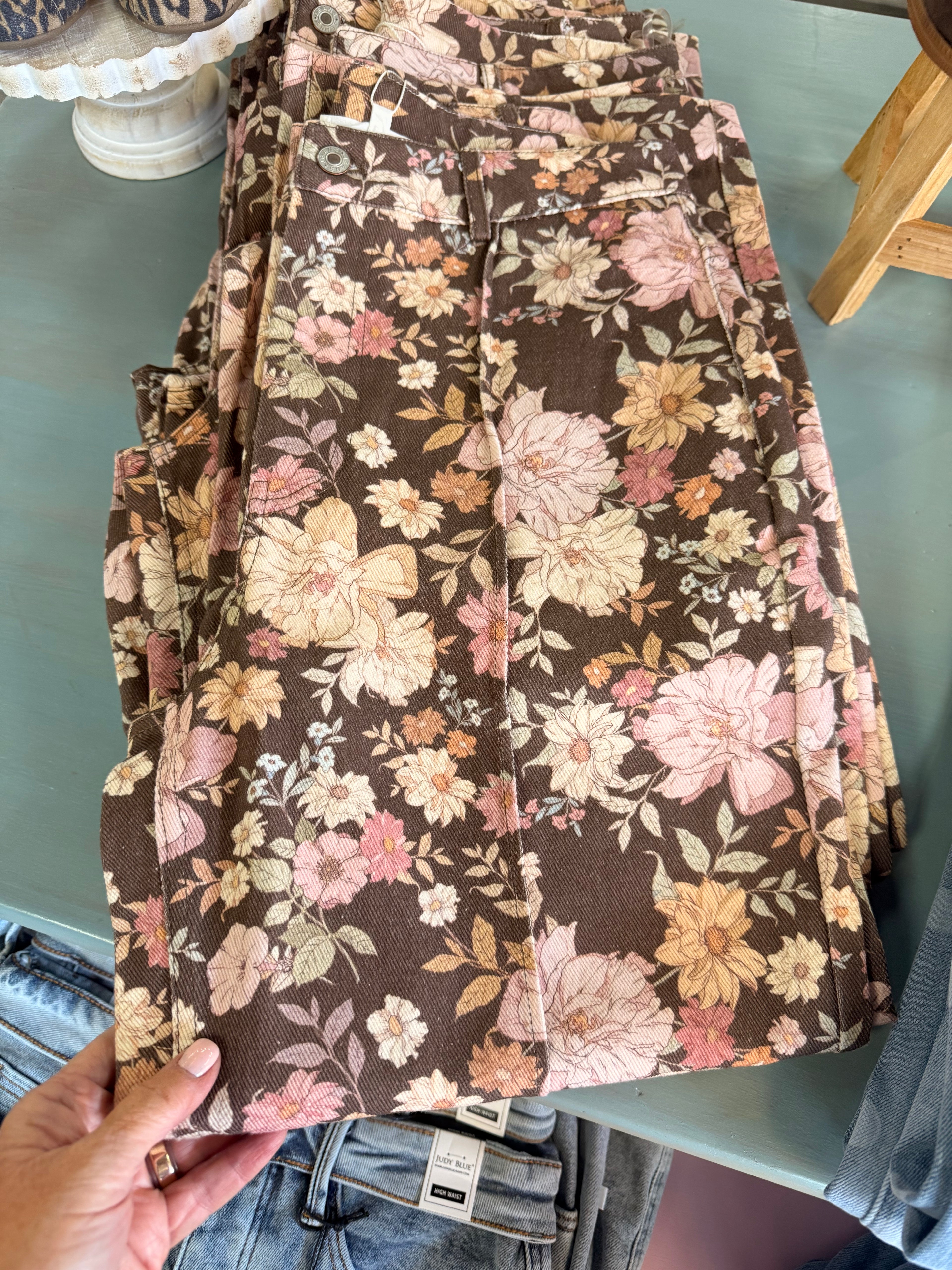 THE PERFECT FALL FLORAL DENIM