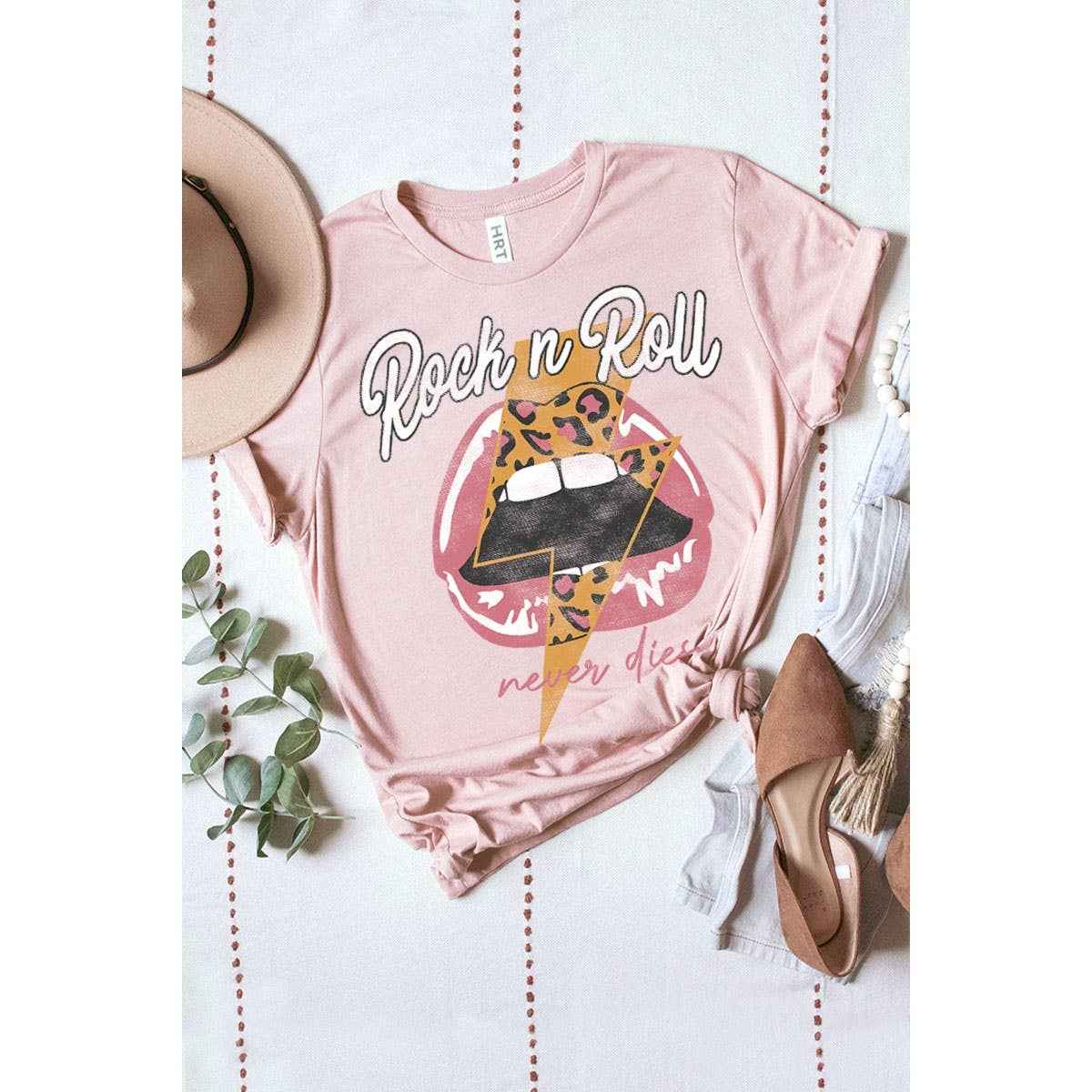 ROCK AND ROLL NEVER DIES WASHED GRAPHIC TEE