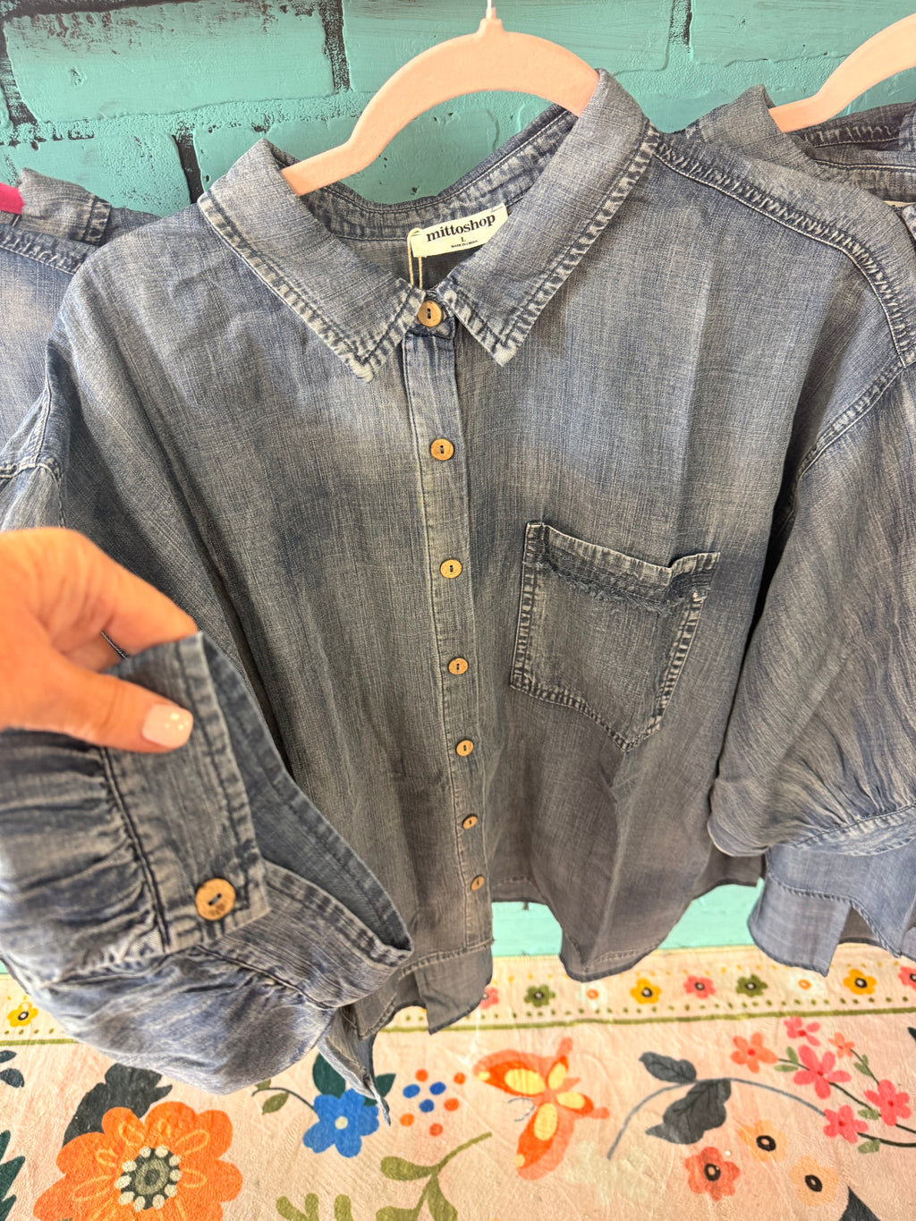 DENIM BUTTON UP