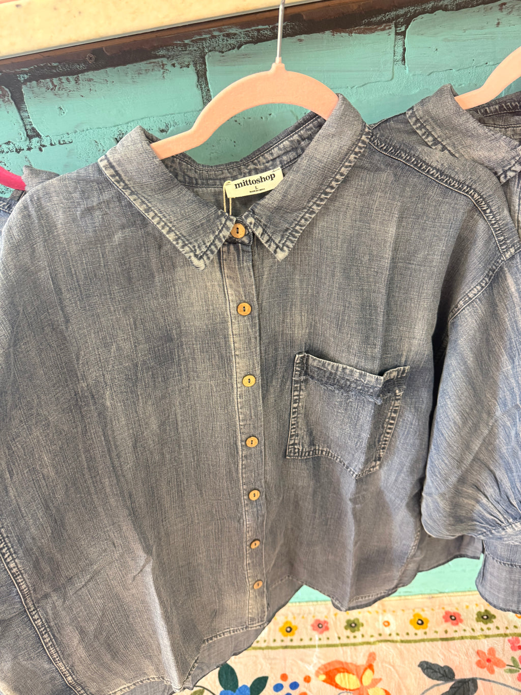 DENIM BUTTON UP