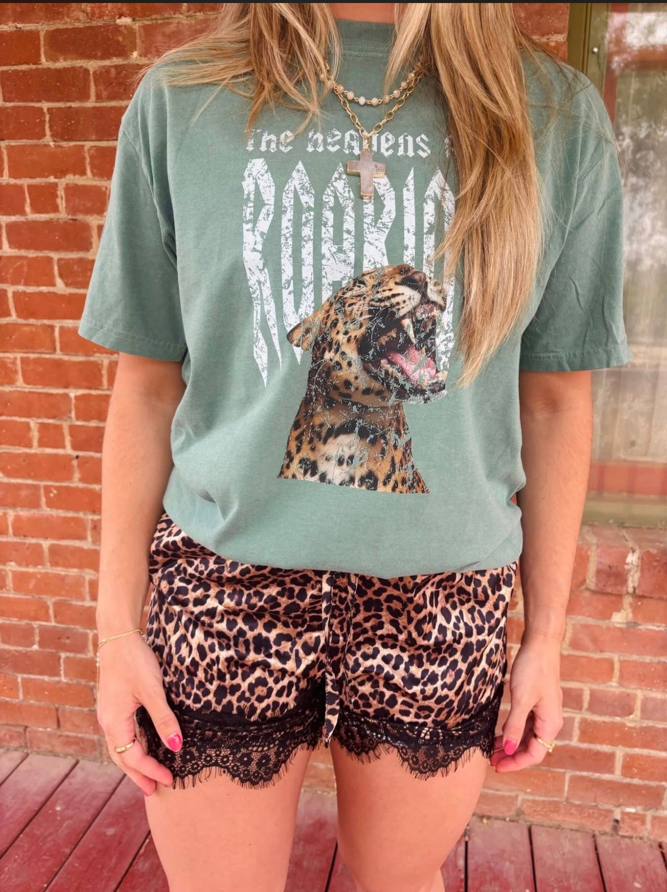 Heaven’s are roaring tee