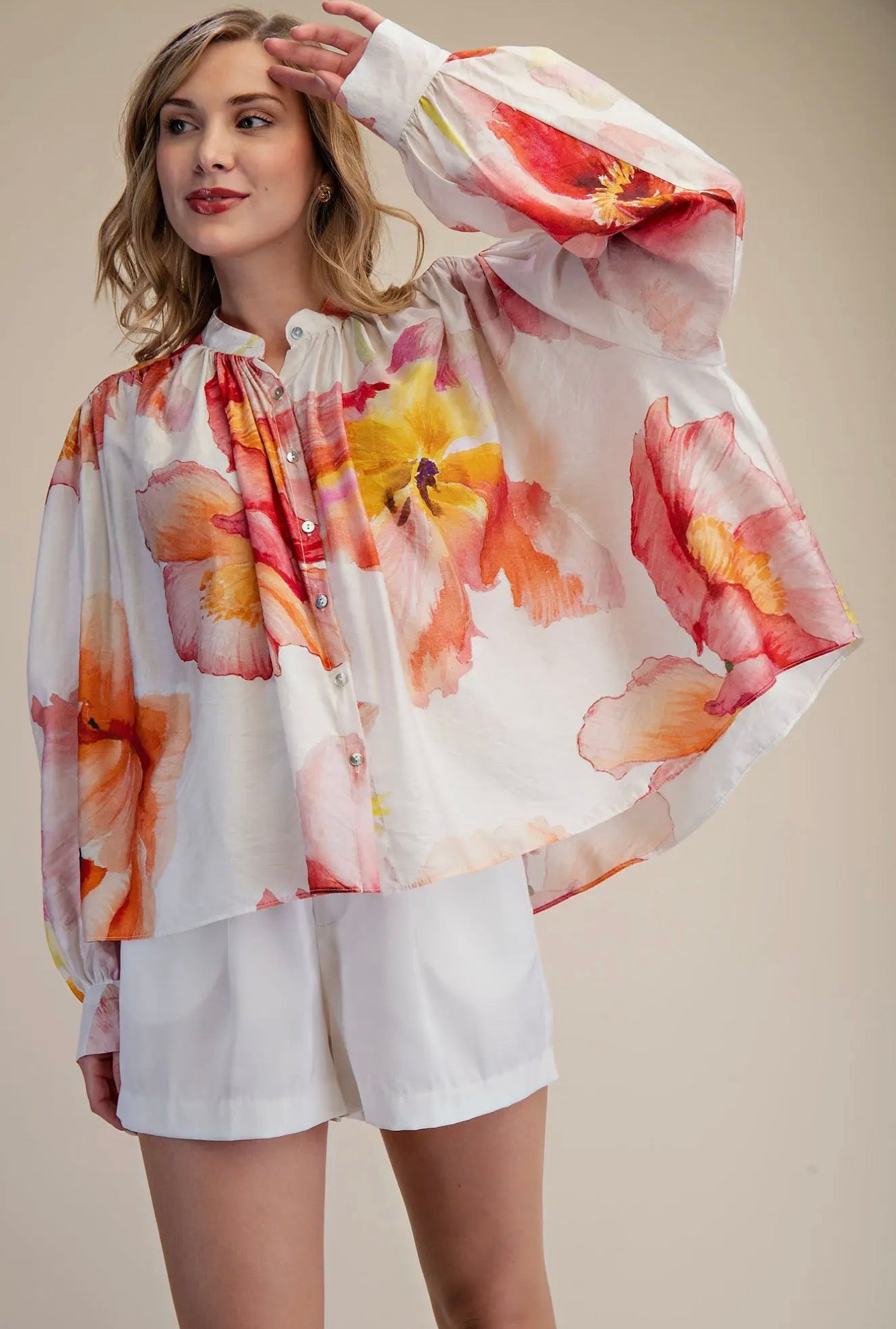 Voluminous floral blouse
