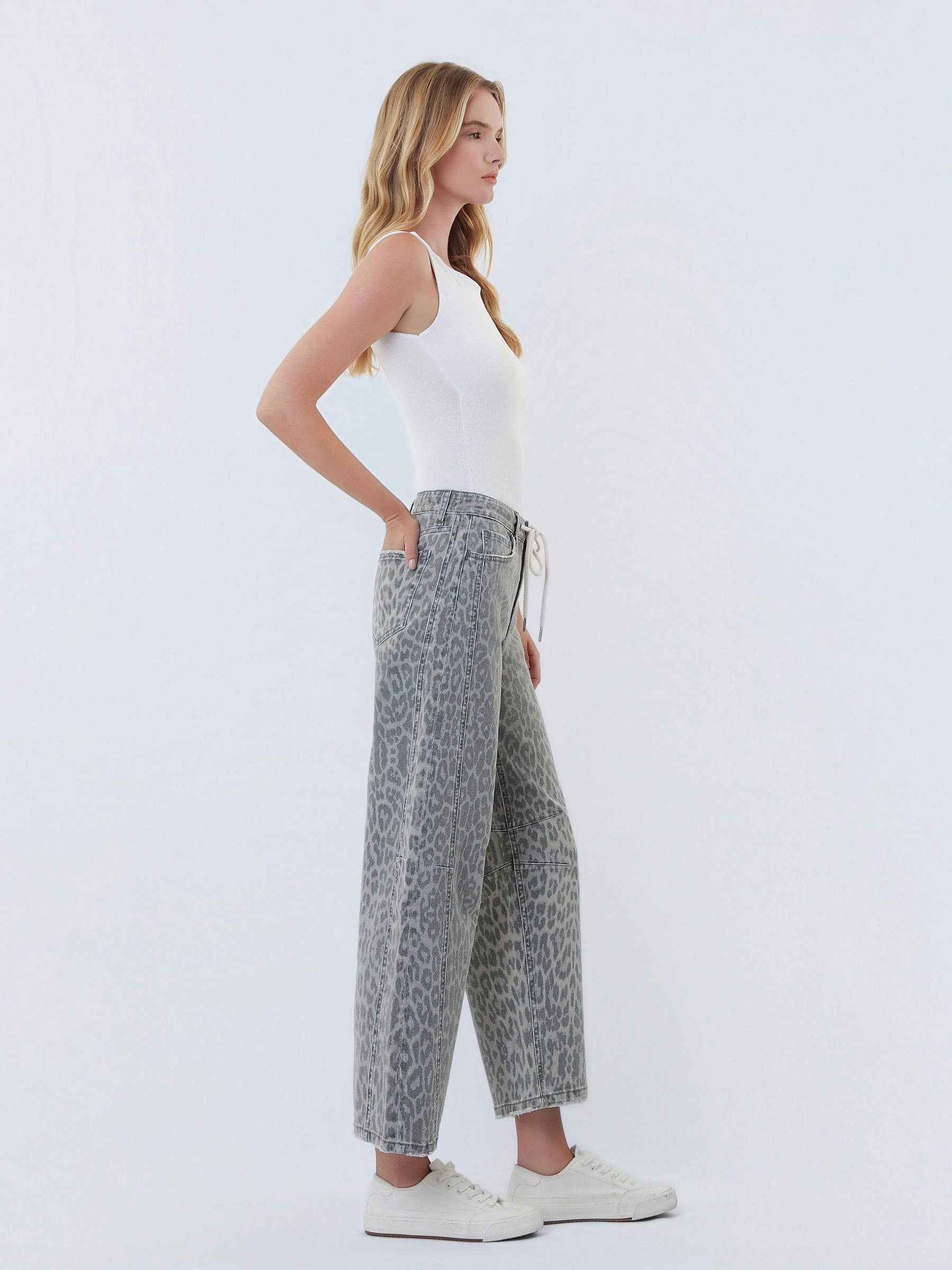 HIGH RISE DRAWSTRING GREY LEOPARD BARREL JEANS T7327GLP