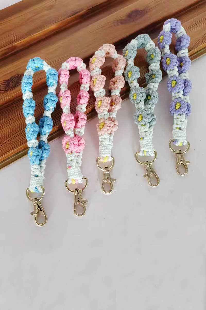 .Daisy Flower Wristlet Keychain