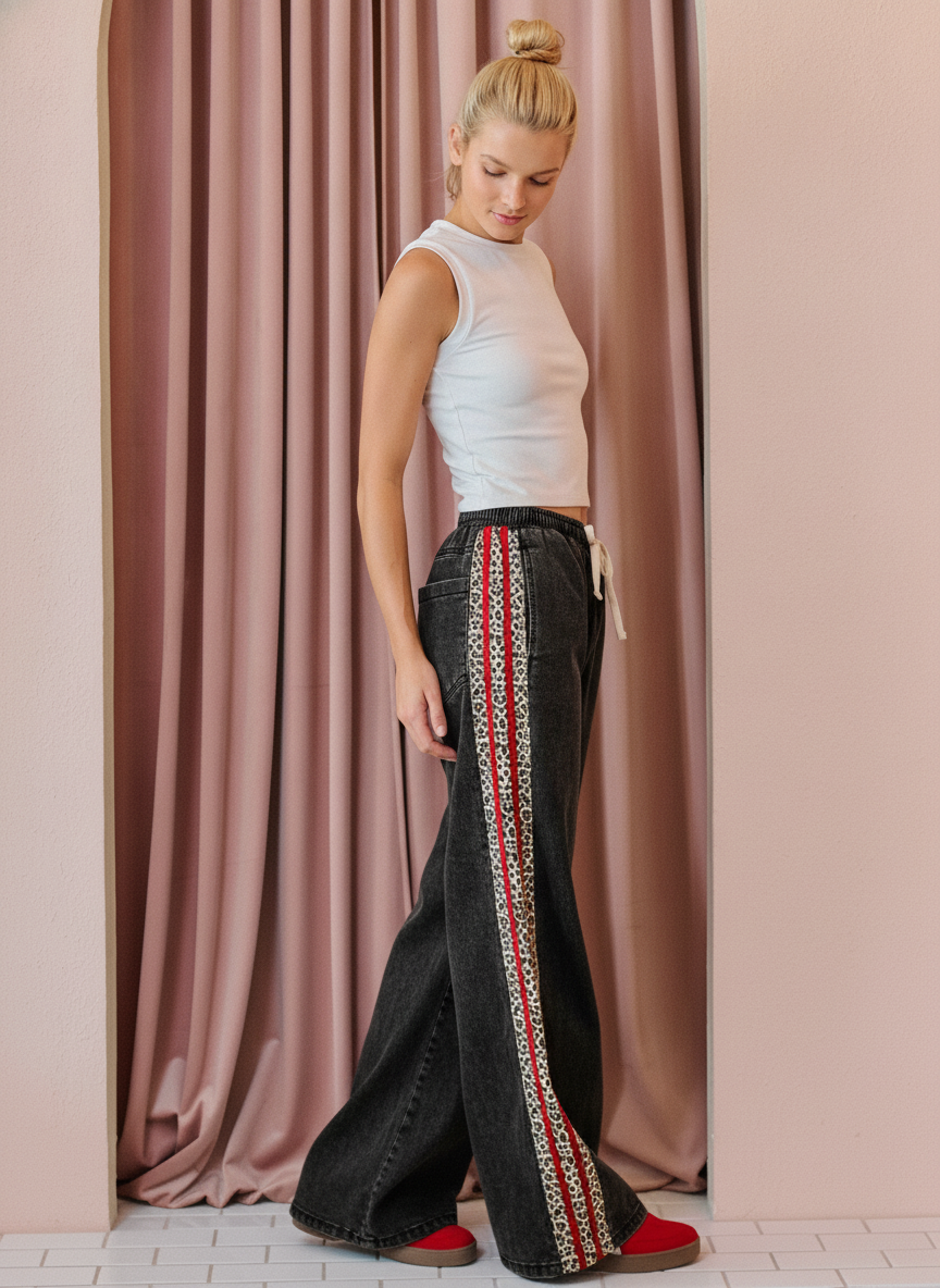 LEOPARD SIDE STRIPE DENIM WIDE LEG PANTS