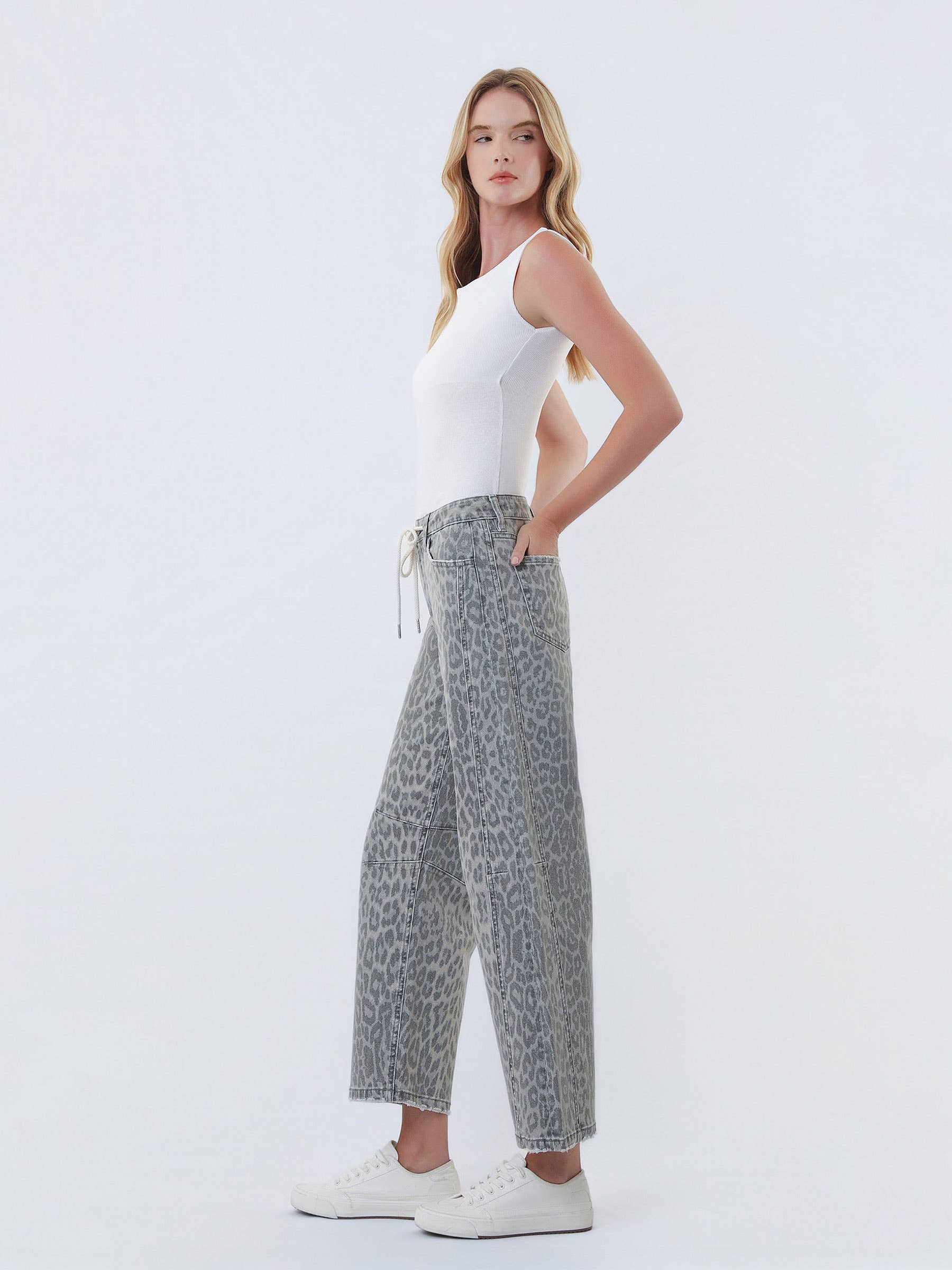 HIGH RISE DRAWSTRING GREY LEOPARD BARREL JEANS T7327GLP