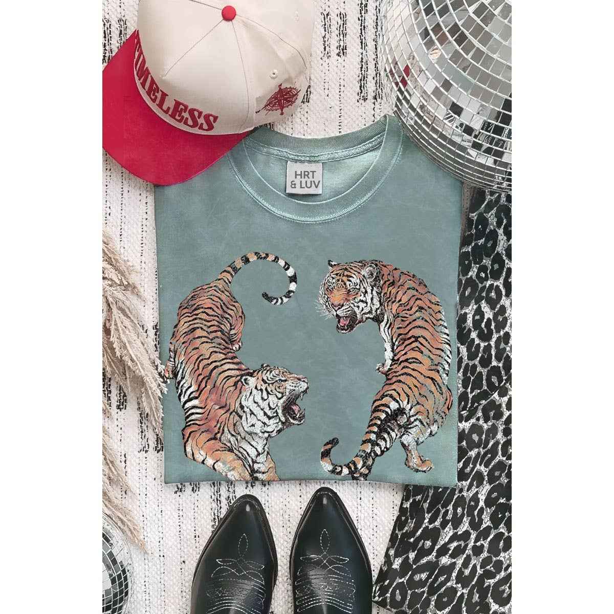 TIGERS PRINT MINERAL GRAPHIC TEE