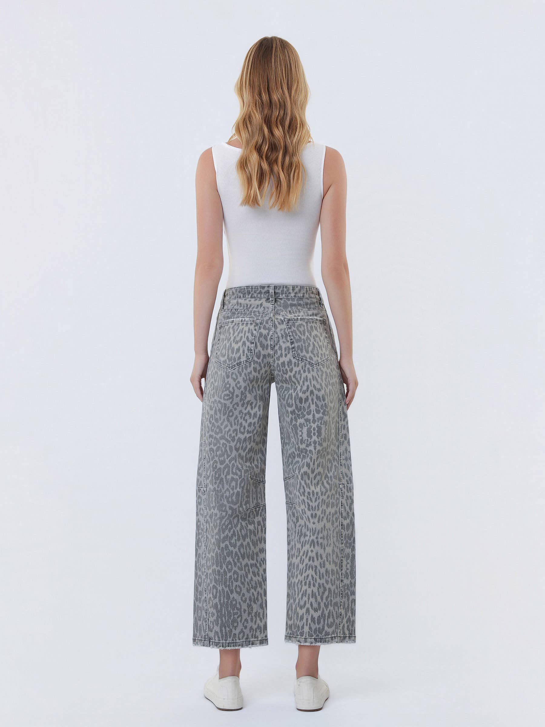 HIGH RISE DRAWSTRING GREY LEOPARD BARREL JEANS T7327GLP