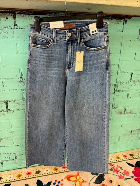 JUDY BLUE- HW CROP CLASSIC RAW HEM