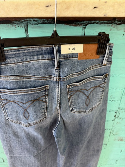 JUDY BLUE- HW CROP CLASSIC RAW HEM